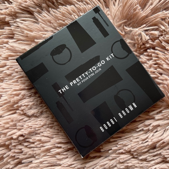 BOBBI BROWN Pretty To Go Kit - Picture 8 of 10